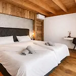 Cloud 9 - Penthouse With Rooftop Terrace & Private Whirlpool By Alpenluxus Collection *