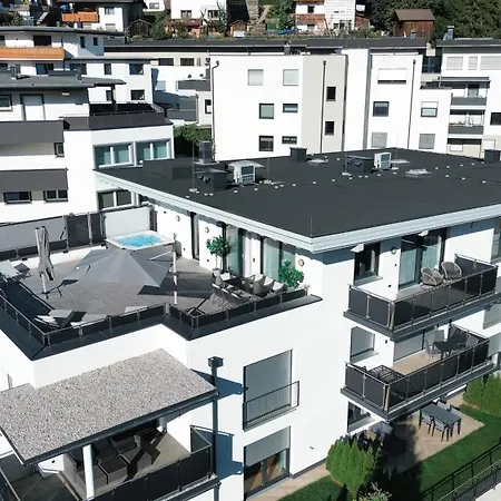 Cloud 9 With Private Roof Terrace & Whirlpool - An Alpenluxus Appartement, Zillertal Appartamento Fügen