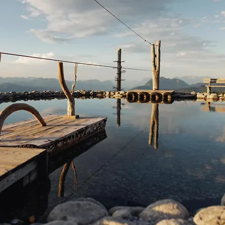 Appartamento Cloud 9 With Private Roof Terrace & Whirlpool - An Alpenluxus Appartement, Zillertal