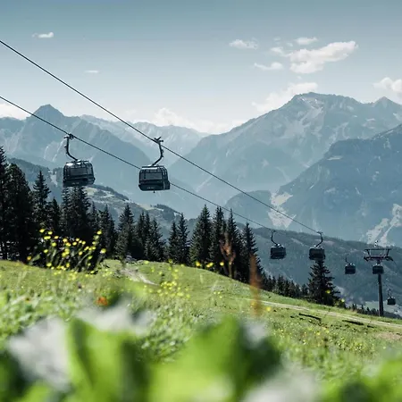 Cloud 9 With Private Roof Terrace & Whirlpool - An Alpenluxus Appartement, Zillertal Fügen