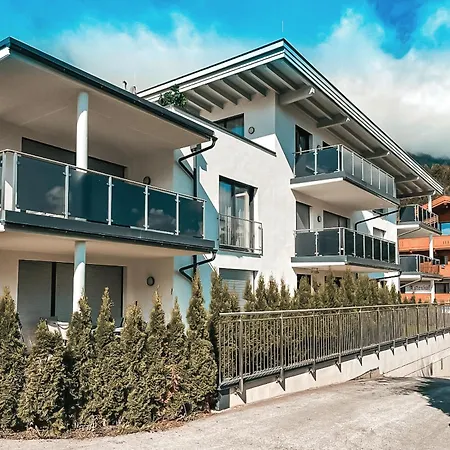 Cloud 9 - Penthouse With Private Rooftop Terrace & Whirlpool In Zillertal, Presented By Alpenluxus Appartement *