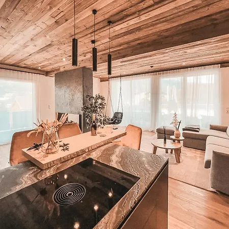 Cloud 9 With Private Roof Terrace & Whirlpool - An Alpenluxus Appartement, Zillertal