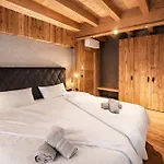 Cloud 9 - Penthouse With Rooftop Terrace & Private Whirlpool, Alpenluxus Collection בית נופש פוגן