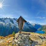 Cloud 9 - Penthouse With Rooftop Terrace & Private Whirlpool, Alpenluxus Collection *